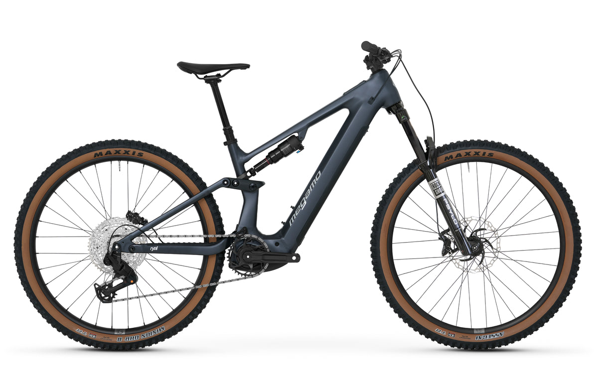 Megamo Ryal 10 2027 Negro